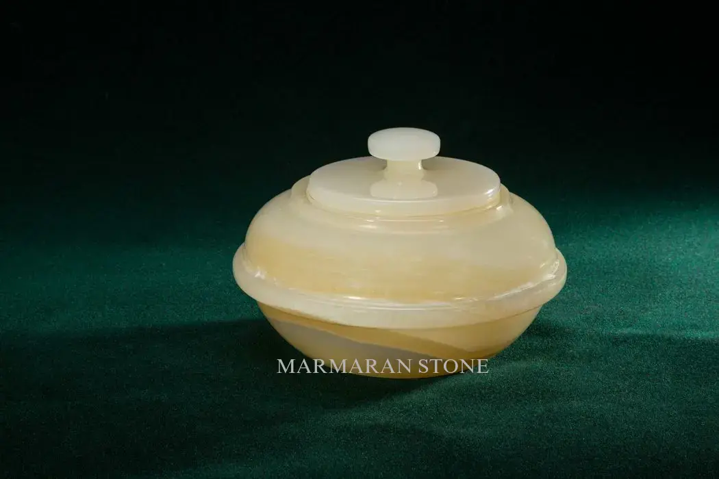 M5B6482-1_1050x700-1 serving